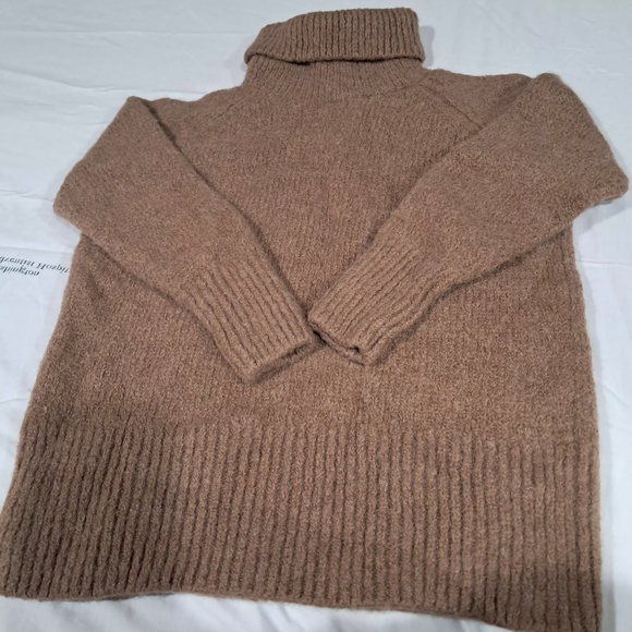 The Group by Babaton 100% Alpaca Turtleneck Sweater - XXS - Picture 14 of 15